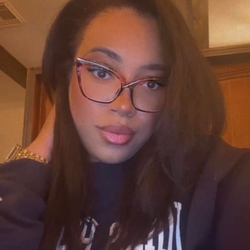 Meet your Posher, Brittney